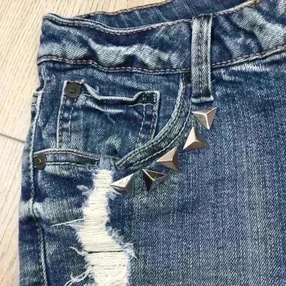 Hippie Laundry Studded Shorts Size 7 - Picture 4 of 5